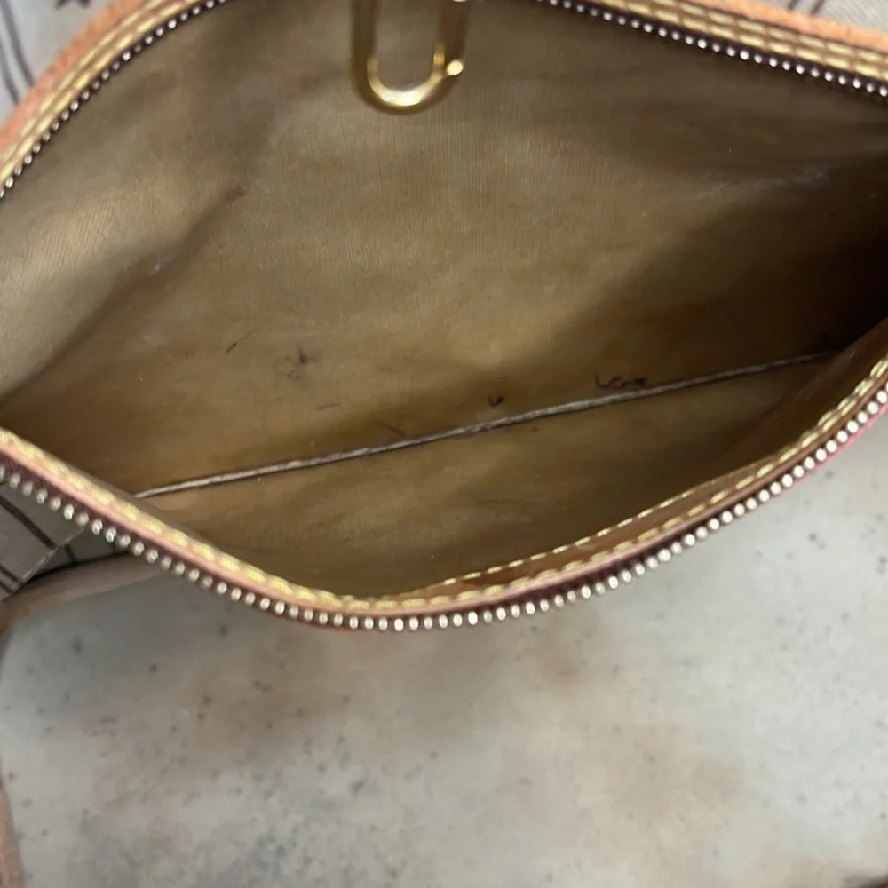 Louis Vuitton Neverfull MM monogram beige interior - Picture 10 of 16